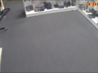 거드름을 피우는 웨이트리스 나사로 죈 로 험악한 pawn stripling