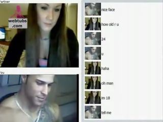 Putė ir vaikinas kalbos į internetinė kamera masturbuoti ir sperma