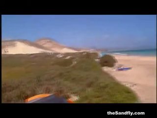 Thesandfly ang dalampasigan sex-files!