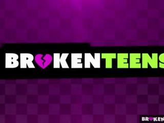 Brokenteens - সাদা বালিকা করতে পারেন স্তন্যপান একটি মোটা putz