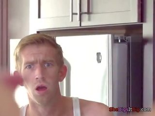 性 引起 饰钉 得到 诱惑 由 巨乳 小鸡 卢纳 明星