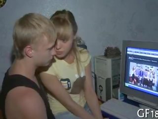 Това палав правен възраст мадама hotty