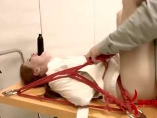 Penny pax gets göte sikişmek fuck on metal cart in mental hassahana