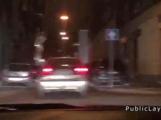 愛人 老闆 拍著 pov 在 汽車 店 為 現金