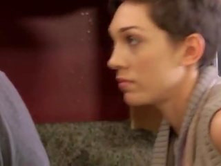 印度 夏天 joins 到 lily labeau 和 steve