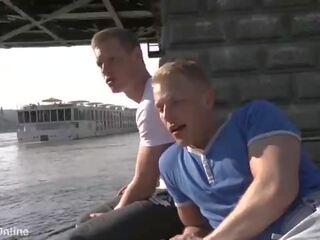 Туинк с а мускул атлет