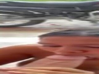 Dia lluvioso パラ follar afuera y que los vecinos disfruten デル vid