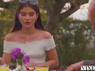 Chồn cái nhút nhát cậu bé tóc nâu stefany mất tất cả kiểm soát với alberto
