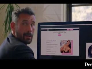 Deeper&period; malu & desirable gamer ungu myers drama busana dress-up
