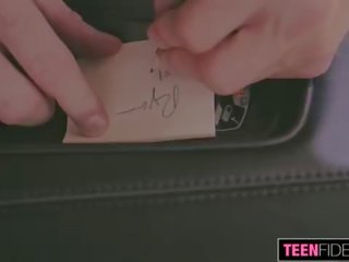 Teenfidelity 大きい 突合せ ティーン creampied バイ 大きい コック