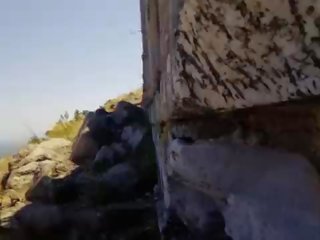 А разходка в на mountains оказа в а духане с две момичета