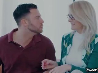 Tình dục thiếu kinh nghiệm nerdy seth gamble cuối cùng được đến nổ của anh ấy hạt trong lisey thơm thiếu niên âm hộ và pleads vì anh ta đến kiêm trong cô ấy.