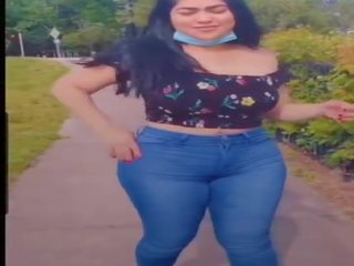 Lorena 愛 到 電影 離 她的 屁股 在 公