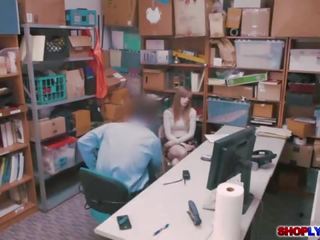 Kolehiyo cutie dolly leigh fucks sa pamamagitan ng isang officer