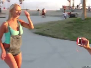 Skateboard 海滩 辣妹 塔拉 摩根, 艳梅 armani