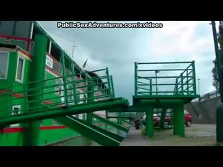 Публичен голота и секс сесия с marvellous блондинки