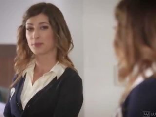 小 書呆子 vs 拉拉隊長 - bailey 布魯克, kristen 斯科特 - webyoung