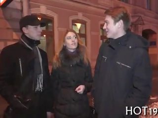 Непознат бретон правен възраст млад дама момиче