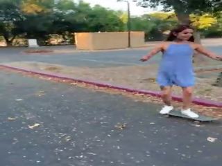 문신 스케이팅 lassie 바네사 베가 에 skateboarding 과 물총 에 공공의
