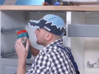 Creampie-angels.com - katti золото - чувак fixes білявка манда на a стілець