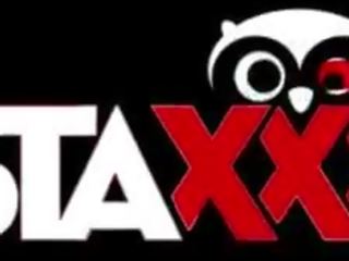 Почука нагоре slattern отнема грижа на а хуй на открито