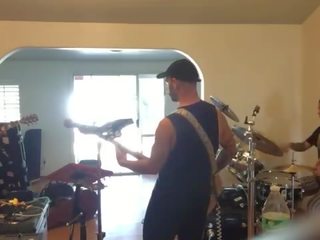 지복 feline drumming 케케 묵은 록 집 jam 와 친구