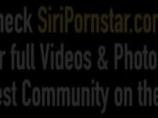 Pociągający gęsty succubus siri gwiazda porno & sarah vandella jeść cunt&excl;
