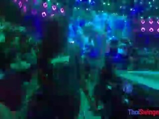 Muay 泰國 戰鬥 夜晚 和 多情 成人 電影 節目 右邊 後 為 這 大 屁股 泰國 年輕 女士 辣妹