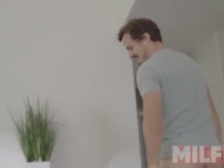 步 妈妈 和 她的 最好的 suitor 摩洛伊斯兰解放阵线 饿 为 刺 — milfed