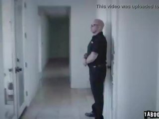 Eliza جين صراخ خارج صوت عال هزات الجماع كما هي يحصل على لها كس يمسح بواسطة اثنان ممتاز مثليات!