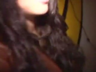 Yang adalah ini gadis?