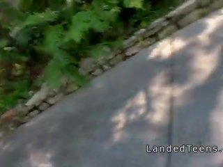 Dospívající ofina v trees immediately po boj s bf