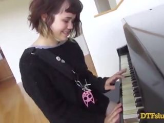 Yhivi rancangan off piano kemahiran diikuti oleh kasar dewasa video dan air mani lebih beliau muka! - featuring: yhivi / james deen