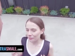 Exceptional feature mit natürlich haarig muschi wird sie muschi gefüllt nach oben von sie basketball trainer - exxxtra klein