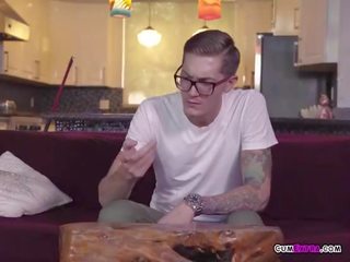 Chesty teenija august taylor puhub suur manhood kohta ülemus