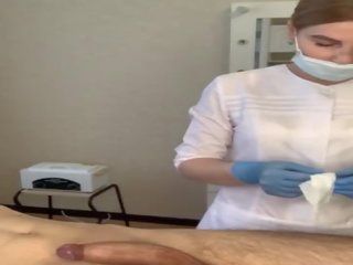 ザ· 男 カムズ powerfully 右 上の ザ· depilation procedure&period; どうやって やる あなた 思う 私 removed 彼の sperm&quest;