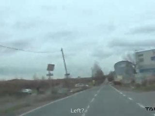 Бідні угорська печиво здобули kicked з голий на в buss станція