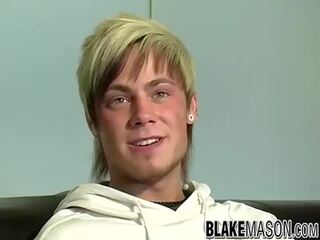 Flokëverdhë emocional twinks bradley bishop cums immediately afterwards masturbim solo