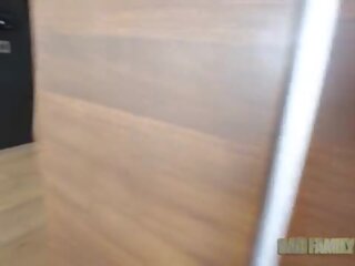 Badfamilypov - 大 赃物 波斯语 继母 mona azar demands 迪克