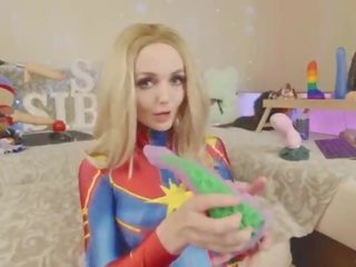 アマチュア ティーン で スーツ キャプテン marvel tests 新しい トイズ 悪い dragon sia siberia