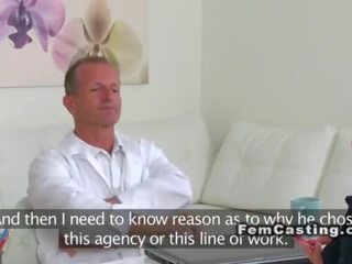 Гарненька жінка агент відстій член для medic